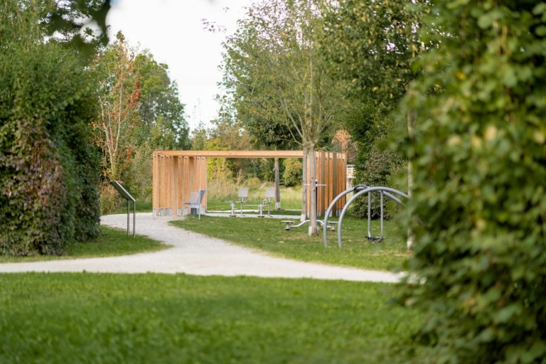 Grossansicht in neuem Fenster: Impression Outdoor-Fitnesspartk 4 Grossansicht in neuem Fenster: Impression Outdoor-Fitnesspartk 4